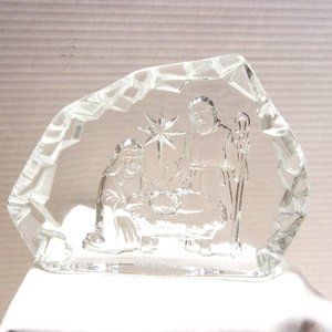 Vintage L. E. Smith Crystal Glass Iceberg Nativity Manger Table Mantel Display